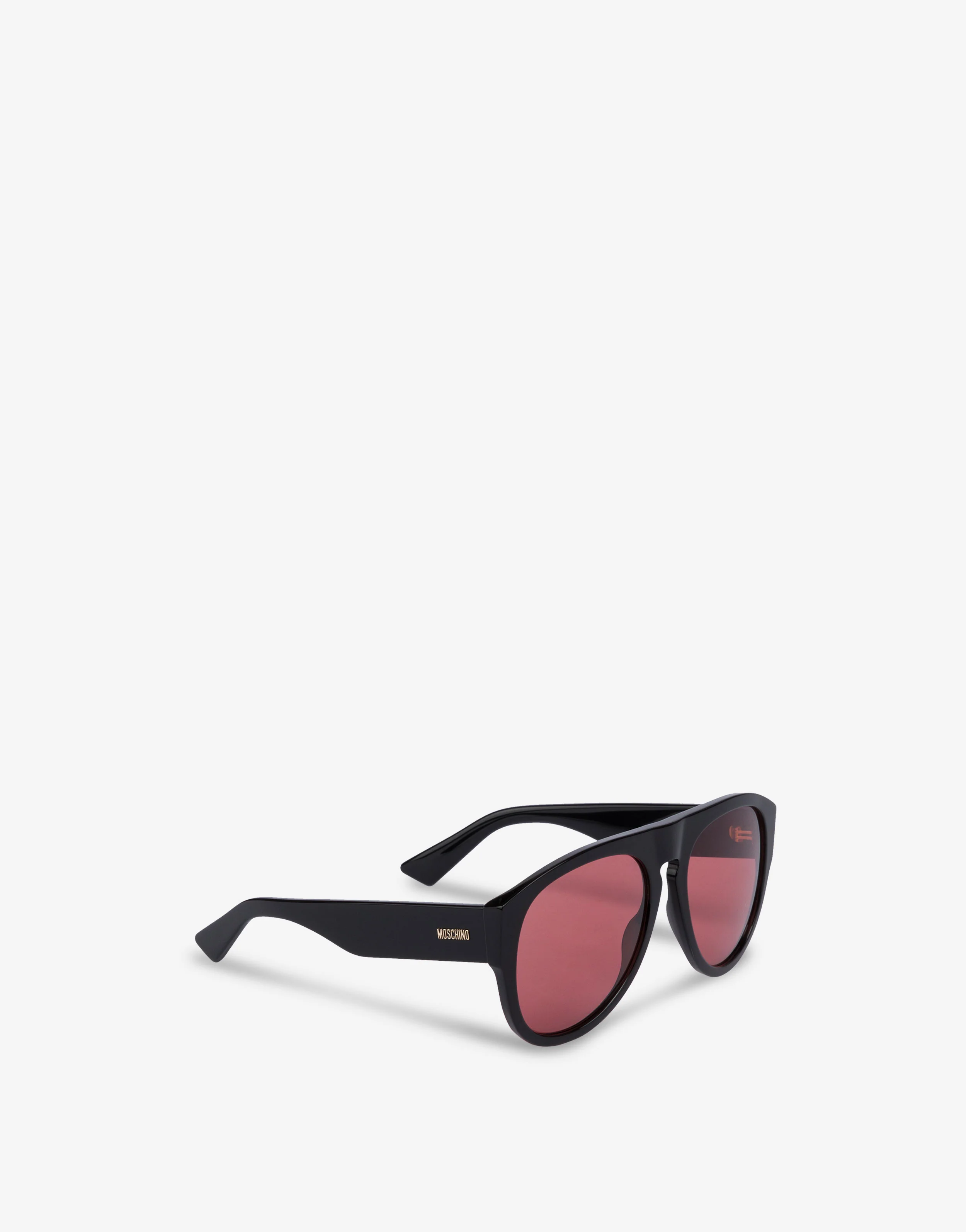 Occhiali da sole con lenti rosse