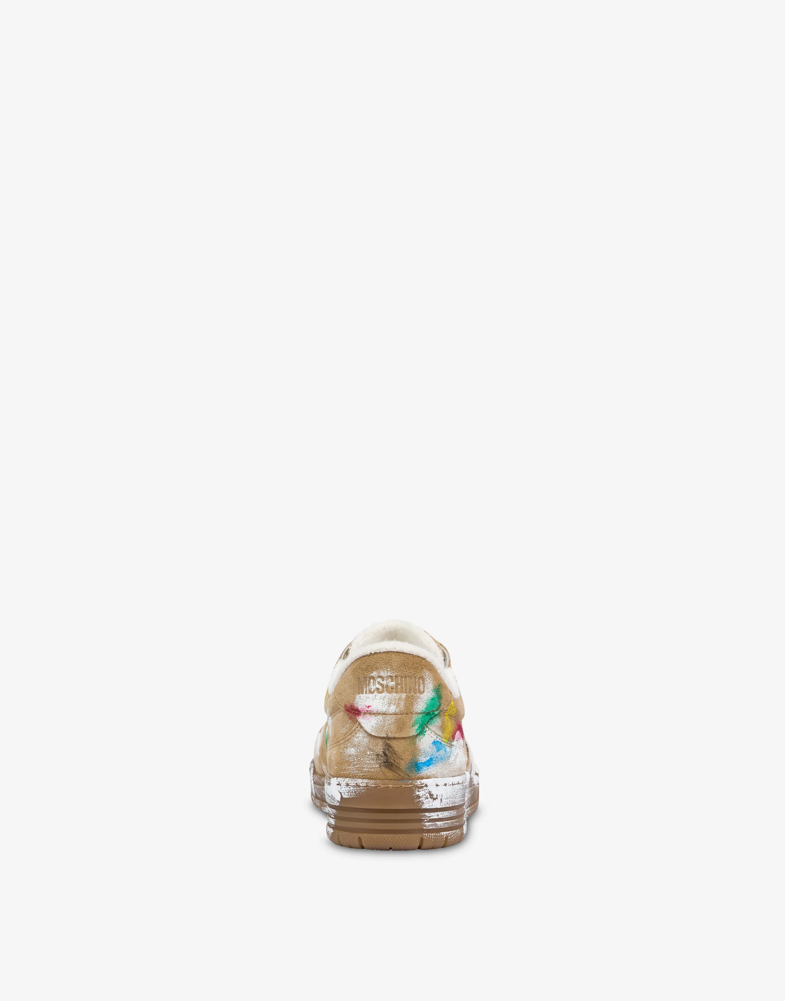 Sneakers in suede